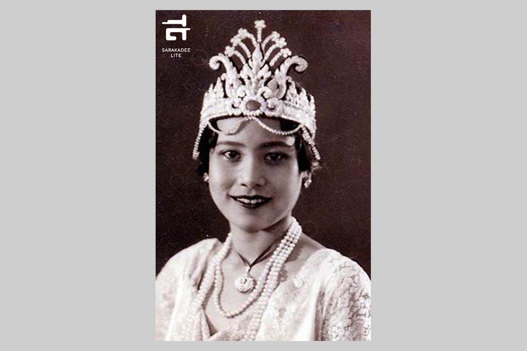 นางสาวกันยา เทียนสว่าง วัย 21 ปี ครูโรงเรียนประชาบาลทารกานุเคราะห์ นางสาวสยามคนแรกในประวัติศาสตร์